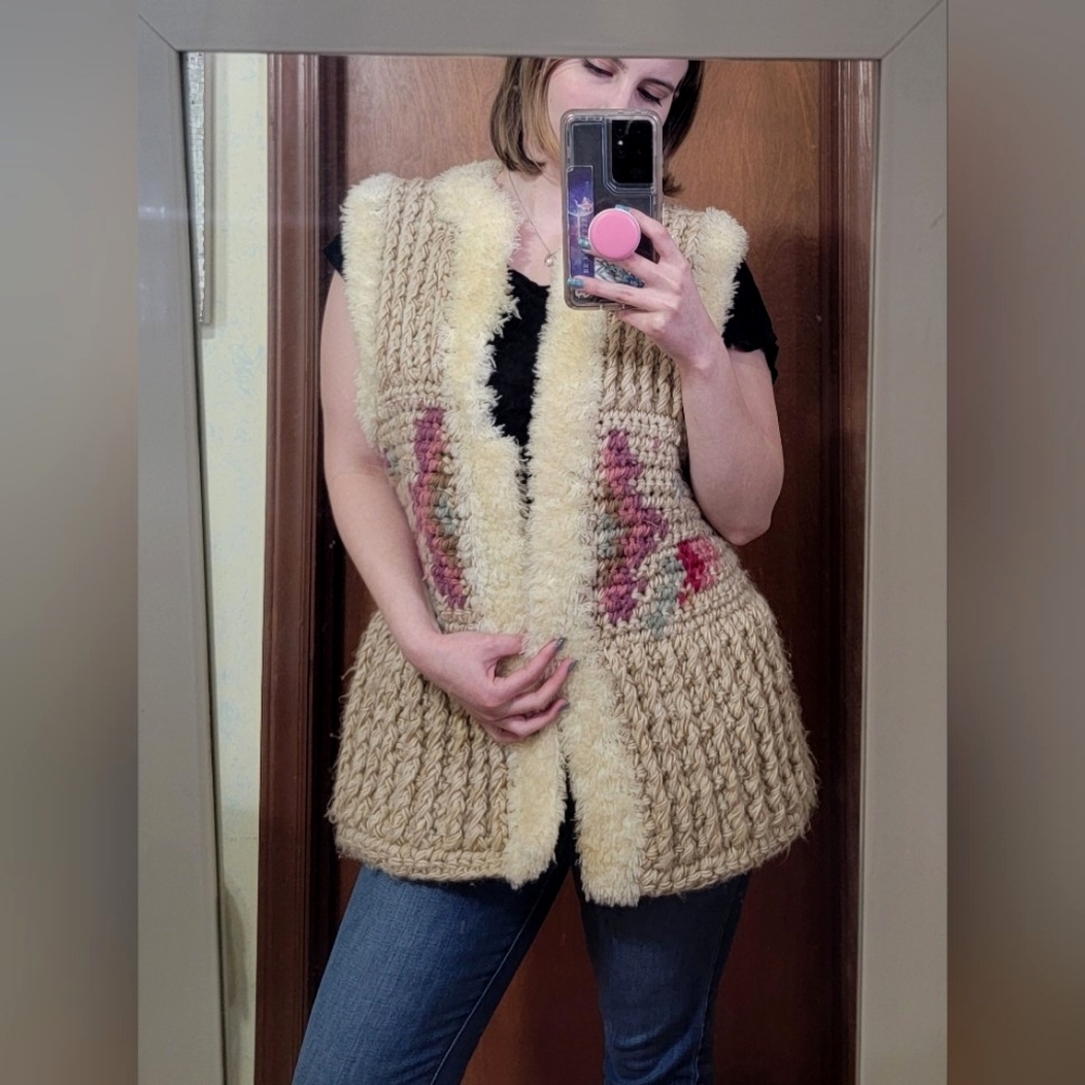 1970s Medium 100% acrylic knit vest NEUTRAL